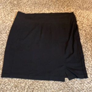 Avenue 18/20 black skirt
